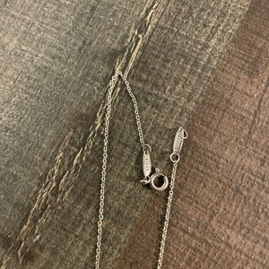 Perfect condition Tiffany’s Elsa peretti small bean necklace.